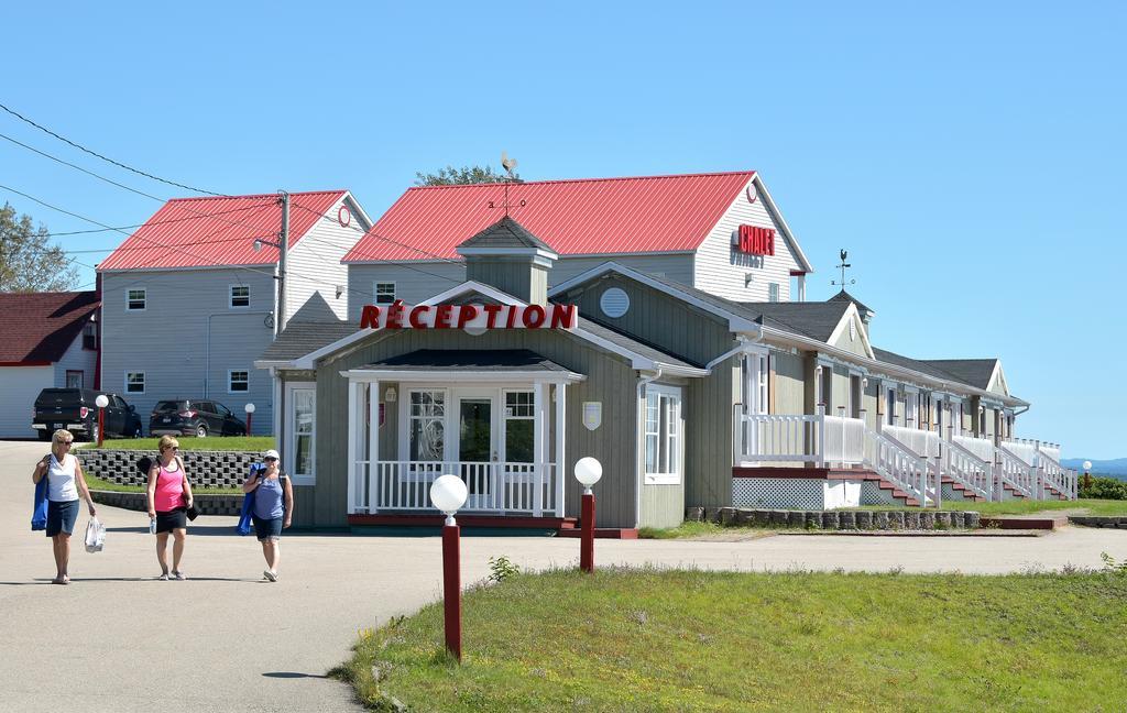 Motel Et Chalets Bo-Fleuve Evangeline Saint-Siméon エクステリア 写真
