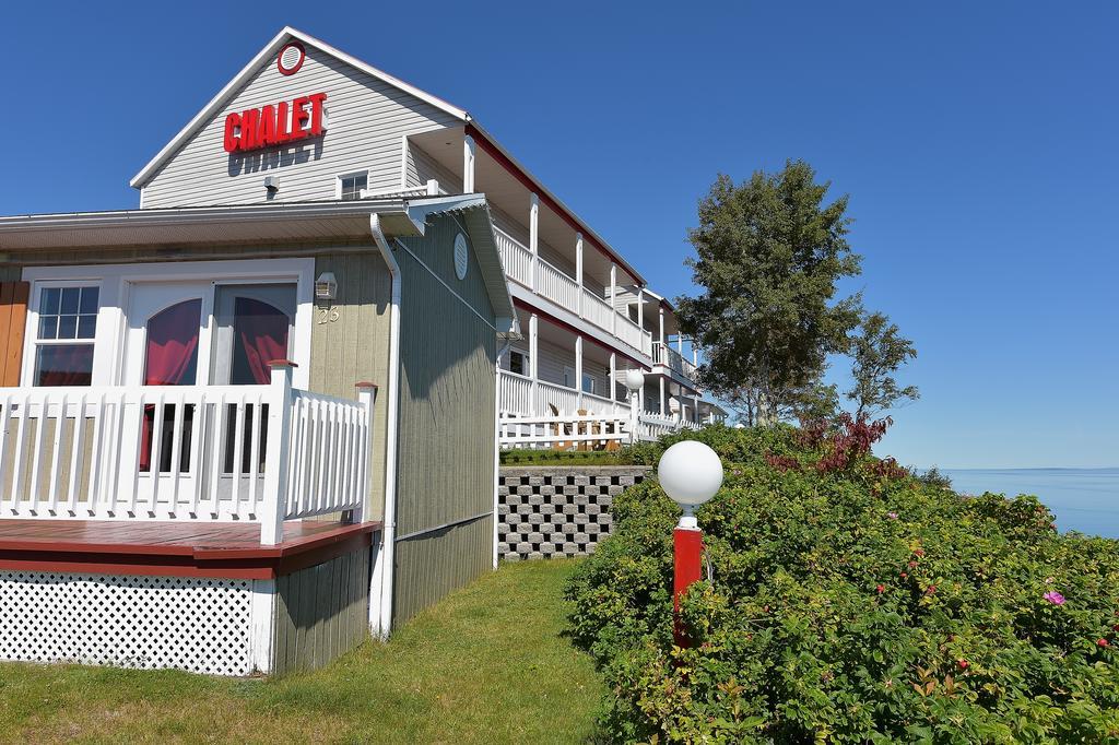 Motel Et Chalets Bo-Fleuve Evangeline Saint-Siméon エクステリア 写真