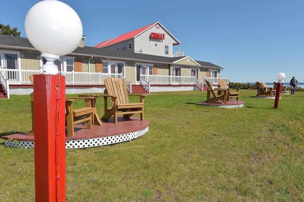 Motel Et Chalets Bo-Fleuve Evangeline Saint-Siméon エクステリア 写真