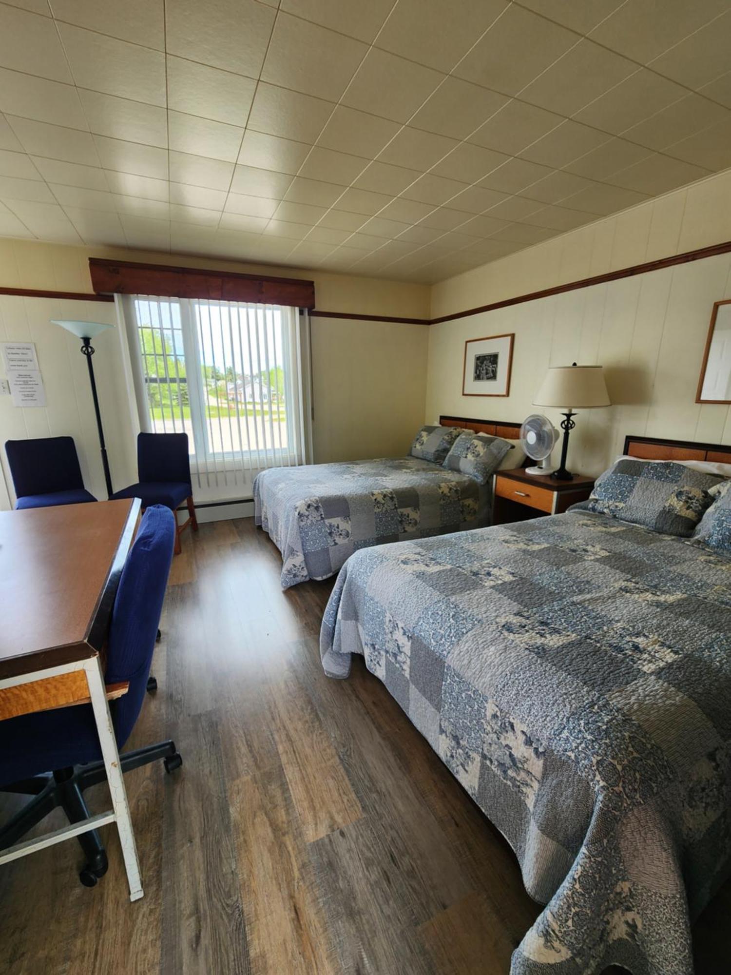 Motel Et Chalets Bo-Fleuve Evangeline Saint-Siméon エクステリア 写真