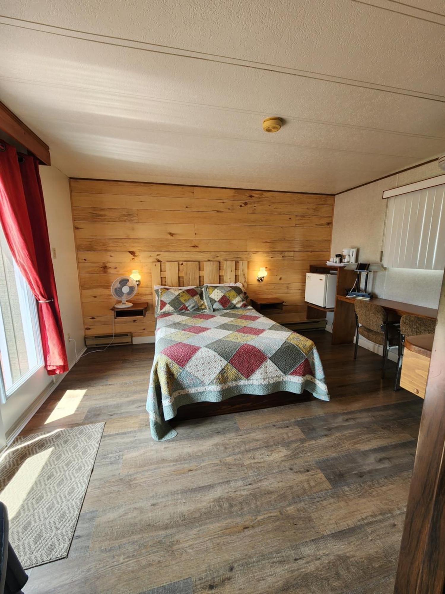 Motel Et Chalets Bo-Fleuve Evangeline Saint-Siméon エクステリア 写真