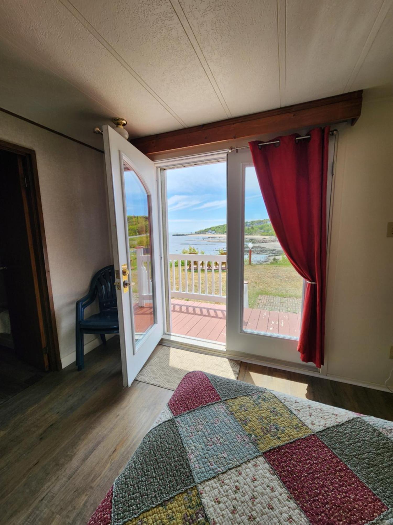 Motel Et Chalets Bo-Fleuve Evangeline Saint-Siméon エクステリア 写真