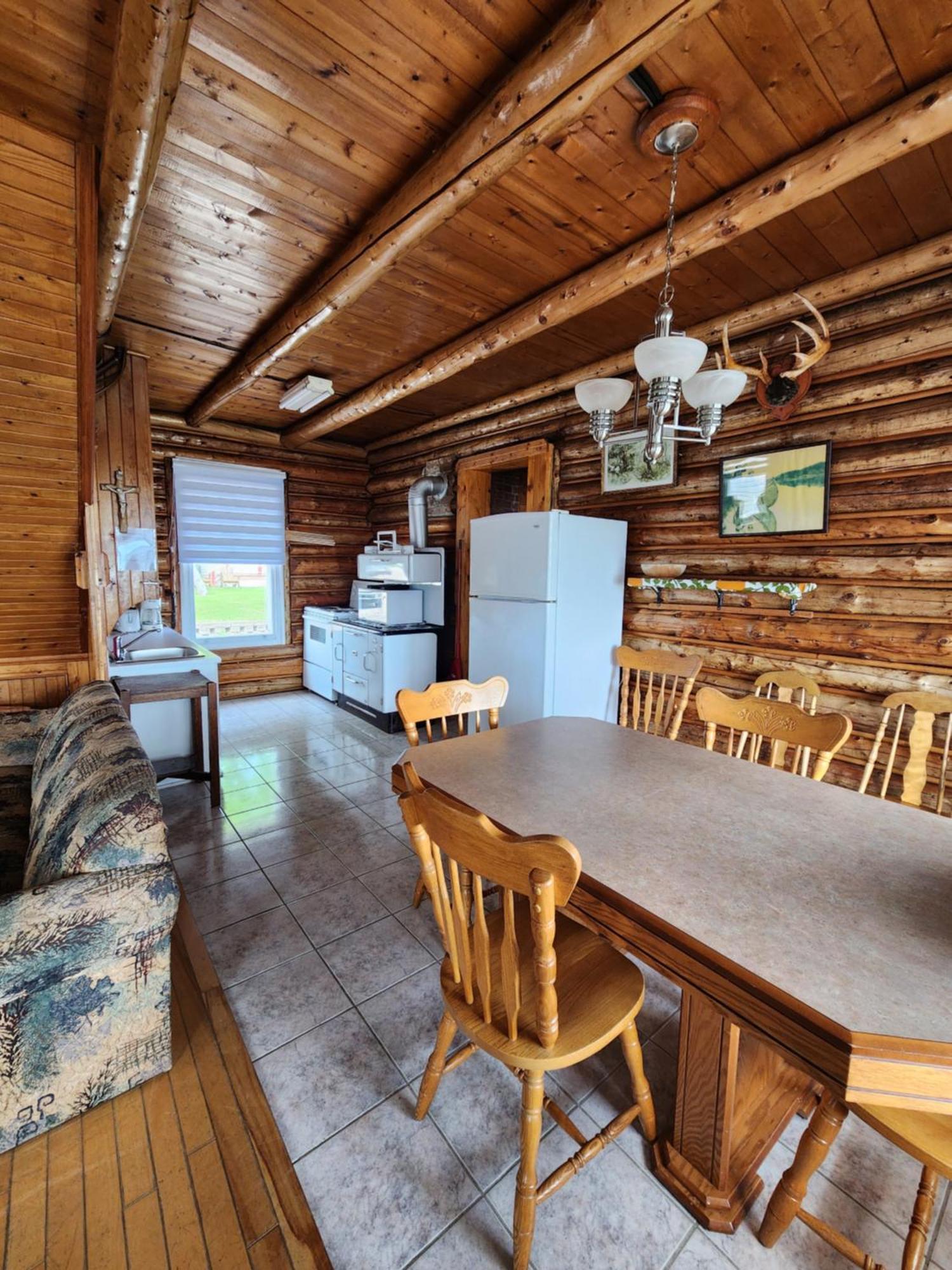 Motel Et Chalets Bo-Fleuve Evangeline Saint-Siméon エクステリア 写真